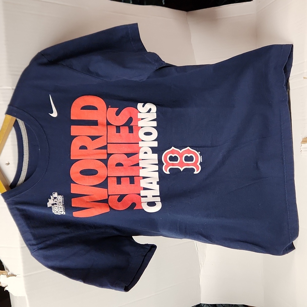 EUC Nike Regular fit 2013 Boston Redsox World Series Champions Men's sz M